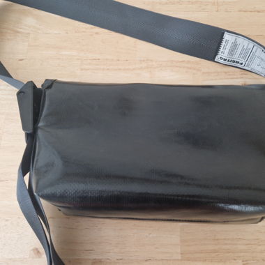 Sac bandoulière Freitag noir (Hawaii Five-0)