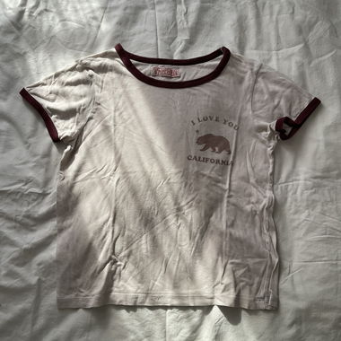 T-shirt beige avec finitions col/manches bordeaux 