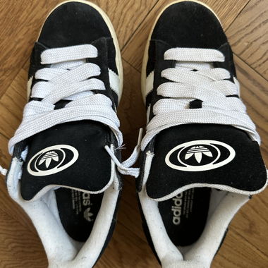 Sneakers adidas Campus nere e bianche