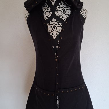 Gilet à capuche en tulle avec dentelle
