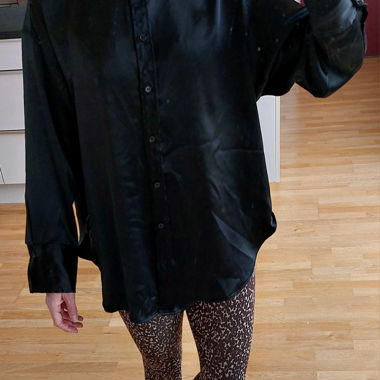 Blouse oversize noire en satin, taille S