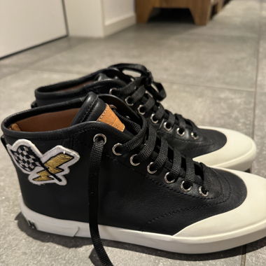 Originale, ungetragene Bally-Sneaker