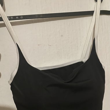 Top con coppette 