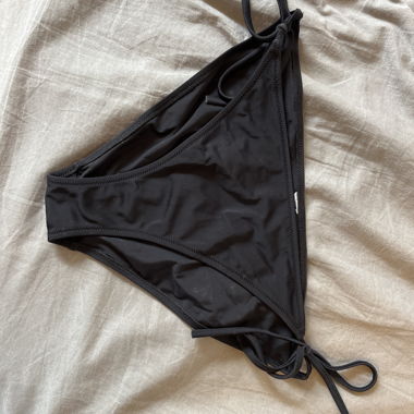 Culotte de bikini à nouer