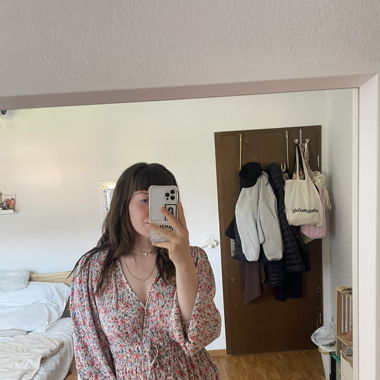 ZARA Blumenkleid für den Sommer