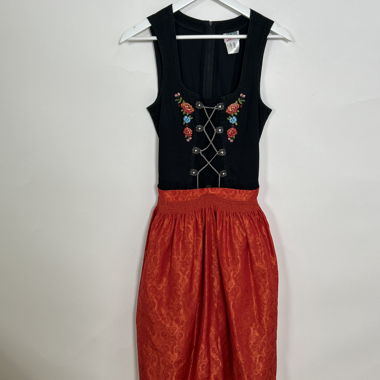 Traditionelles Dirndl Kleid