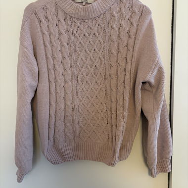 Pull tricoté rose pâle