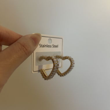 Boucles d’oreilles en forme de cœur avec cristaux de zircon, doré