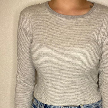 Pull crop top