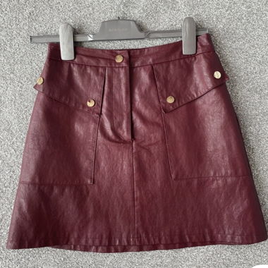Gonna in finta pelle bordeaux