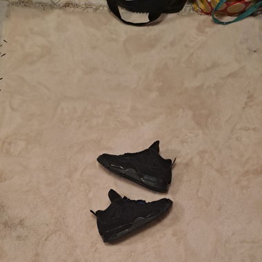 Jordan 4 Black cat