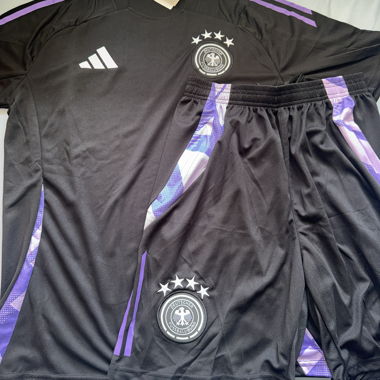 Ensemble maillotfootball adidas noir Allemagne 