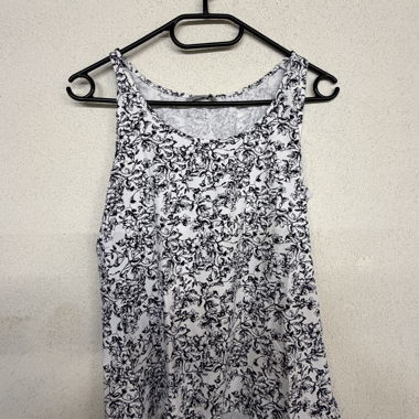Blumiges ärmelloses Top