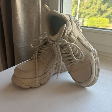 Buffalo Chunky Sneakers