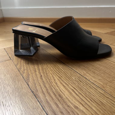 Mules noires à talon