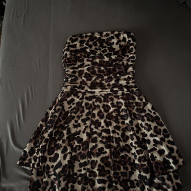 Robe courte imprimée léopard