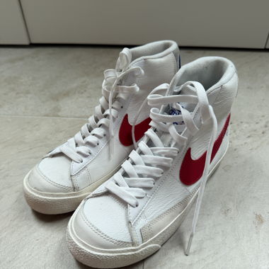 Nike Blazer Mid 77 Athletic Club Weiss Gym Red