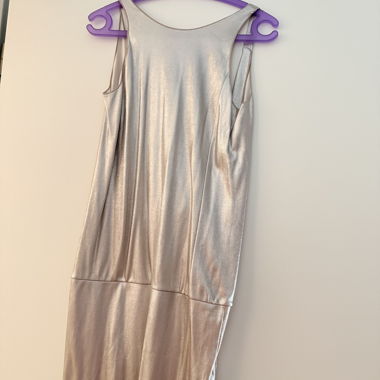 Abito elegante color champagne metallizzato