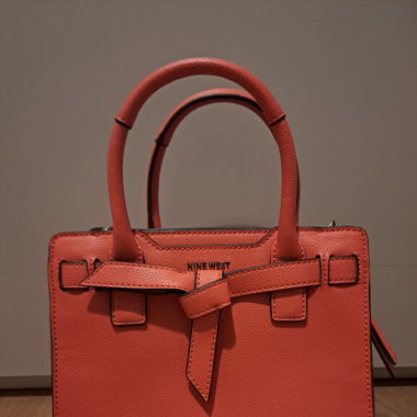 Rote Handtasche