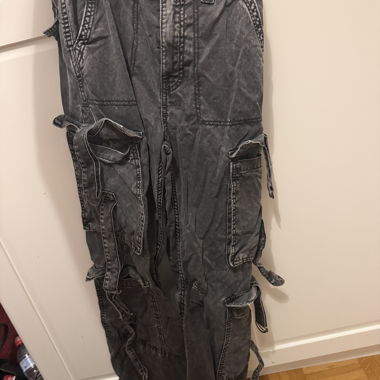 Pantaloni cargo grigio scuro