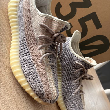 adidas Yeezy Boost 350 V2 EU 44 2/3
