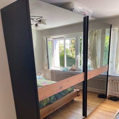 Kleiderschrank 