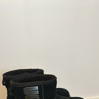 Uggs schwarz silber Gr. 36