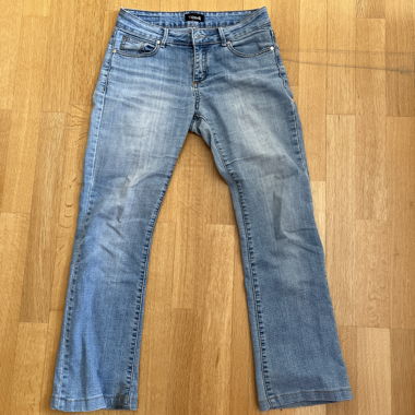 Jeans mit niedriger Taille, Bootcut