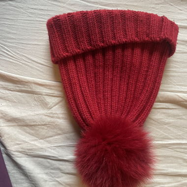 Bonnet rouge avec pompon 