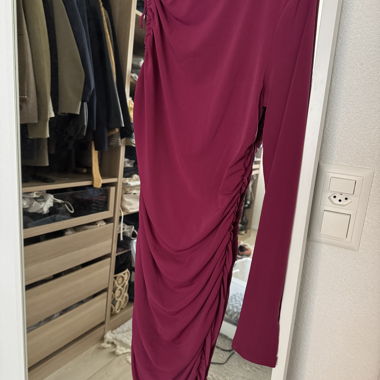 Robe asymétrique fuchsia