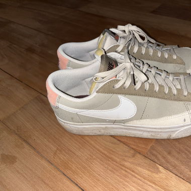 Nike sneaker plateau