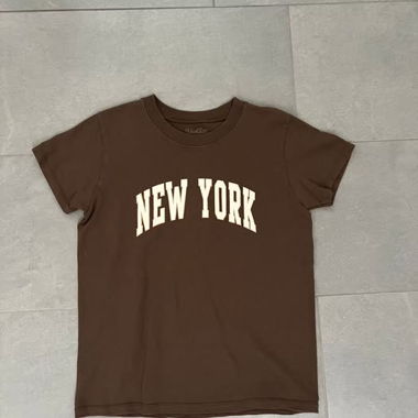 Brandy Melville Tshirt