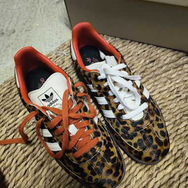 Adidas sneakers leopard