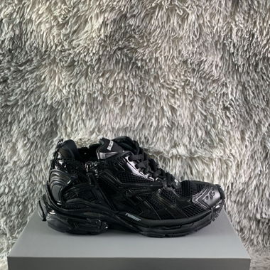 balenciaga runner