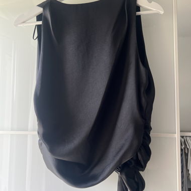 Schwarzes Top
