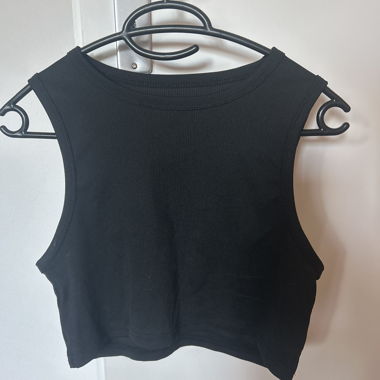 Black Ribbed Cropped Top