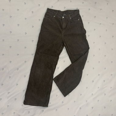 Pantaloni marroni in velluto a coste, gamba dritta