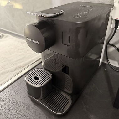 Macchina Nespresso nera