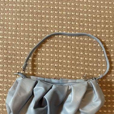 Hellblaue Tasche 