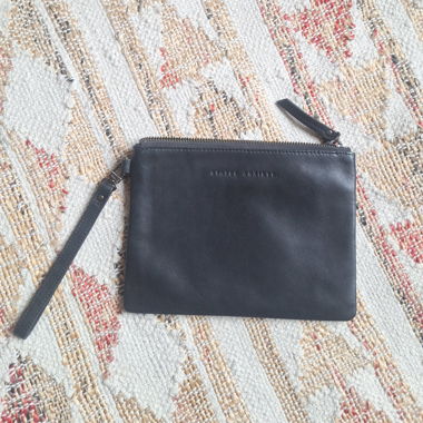 Pochette in pelle nera - marca australiana