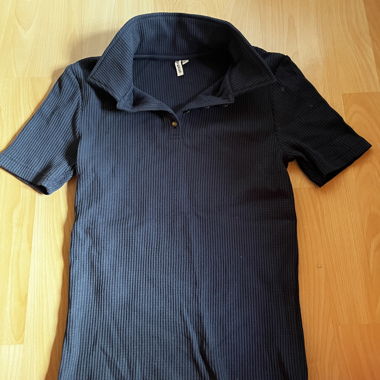 Ribbed short-sleeve top
