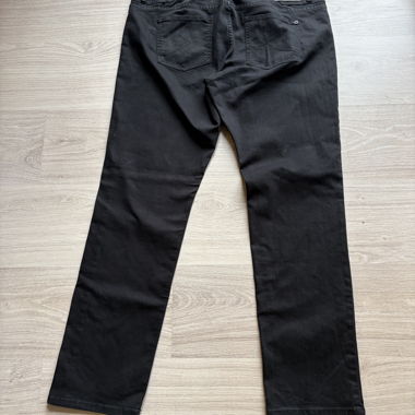 Jean noir pour femme
