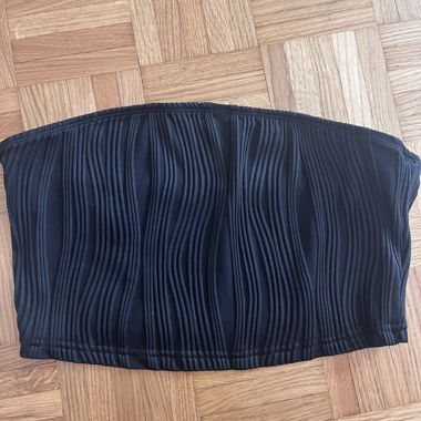 Top a fascia nero plissé