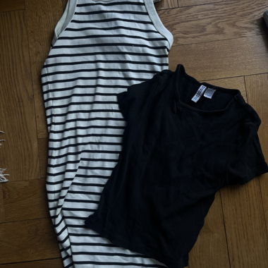 Set top da donna a righe: abito e t-shirt