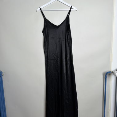 Abito slip in raso nero