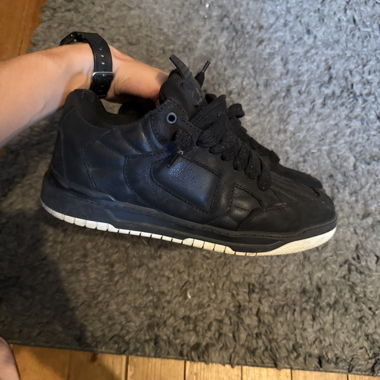 Black Sneakers by Peso