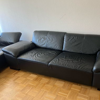 Schwarzes Ledersofa, gebraucht in gutem zustand