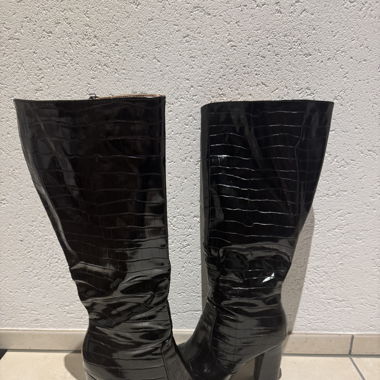 Black Boots