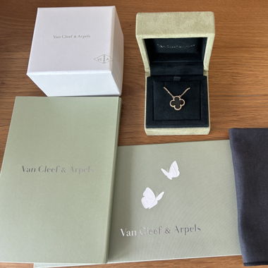 Van Cleef & Arples Vintage Alhambra Onyx Pendant