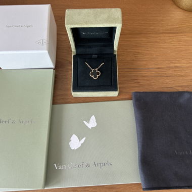Van Cleef & Arples Vintage Alhambra Onyx Pendant